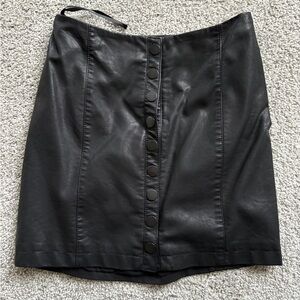 🖤 Free People Leather Mini Skirt – Size 0 – NWOT – Button Front